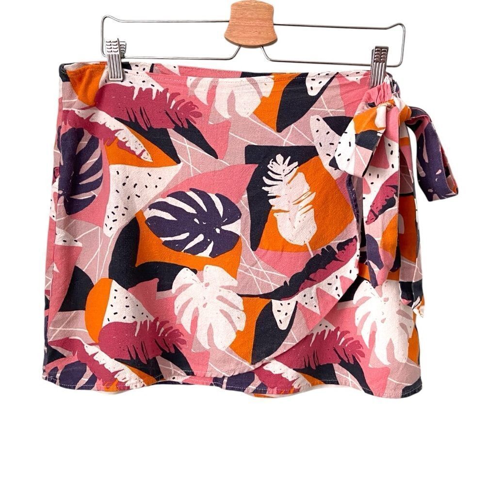 Sadie & Sage Tropical Print Wrap Skirt in Size Large